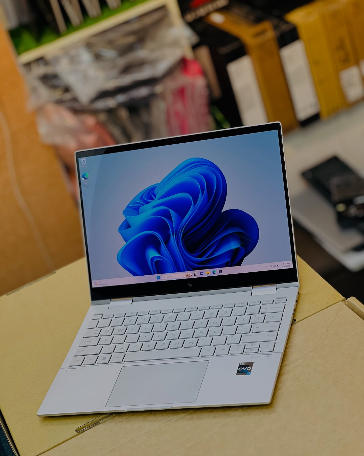 New-HP Envy 14
