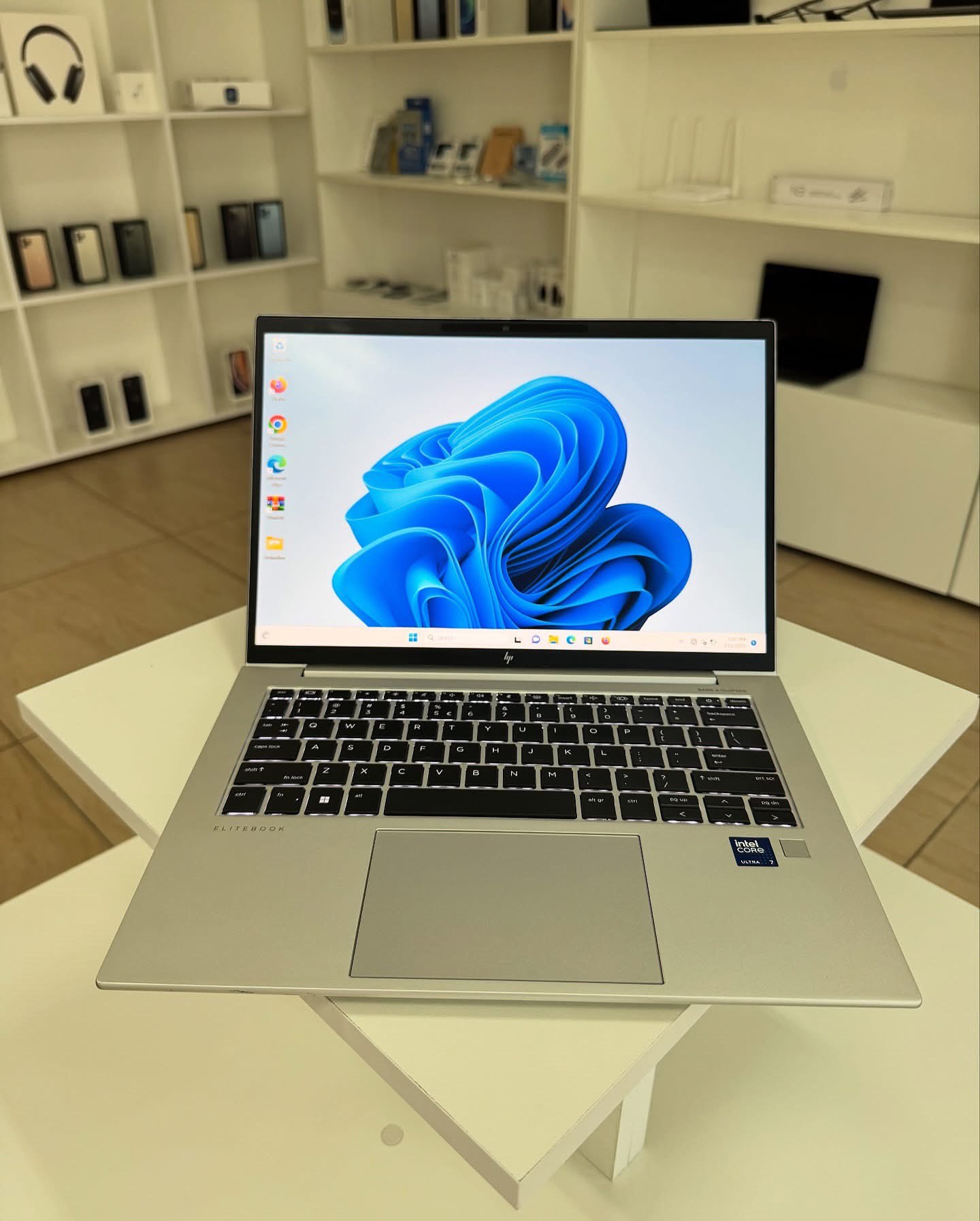 New-hp Elitebook 840G11